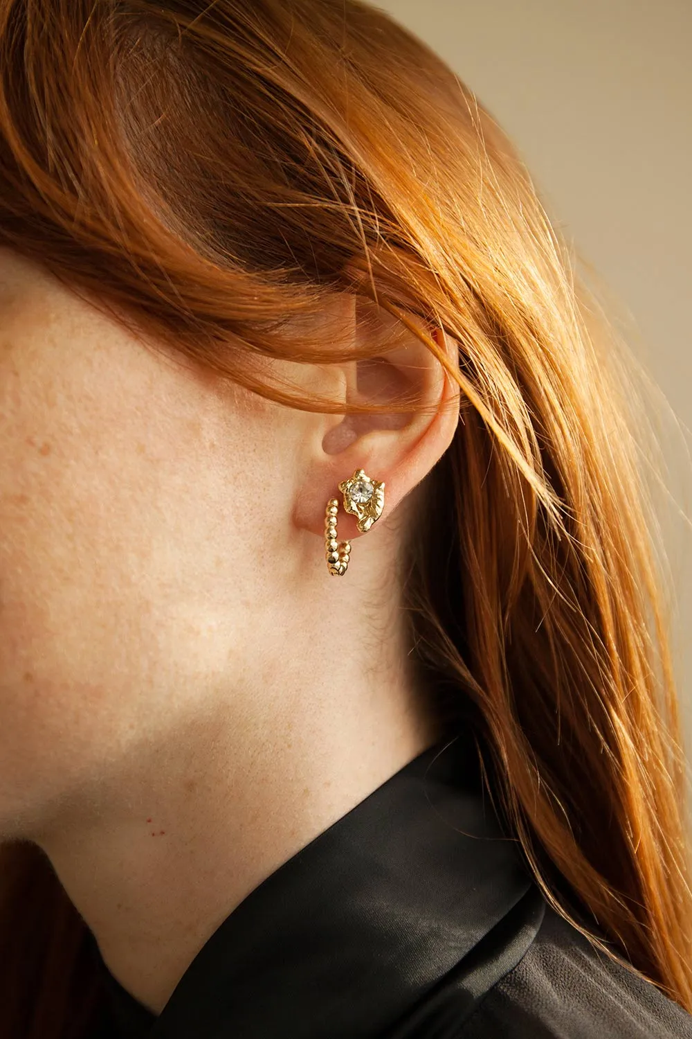Xenthe | Golden Hoop Earrings w/ Metal Beads