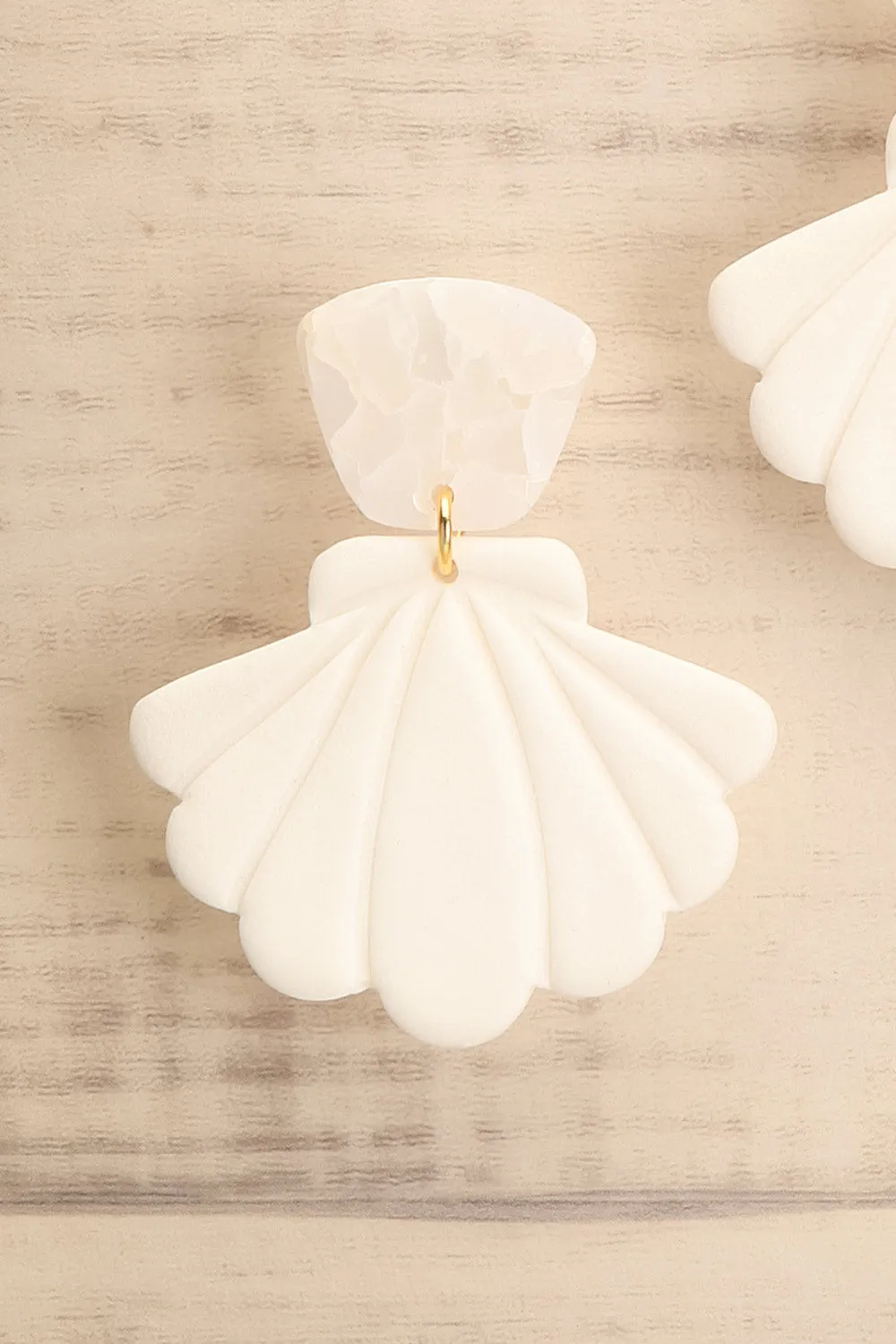 Yetish White | Large Shell Pendant Earrings